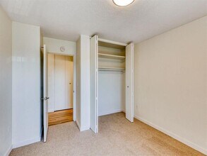 Irvington Apartments in Portland, OR - Building Photo - Building Photo