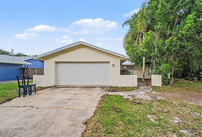 property at 2106 Tarrytown Ln NE
