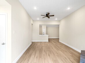 9254 Autumnsong Dr in Houston, TX - Building Photo - Building Photo