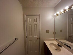 1036 Ancestry Dr in Fayetteville, NC - Building Photo - Building Photo