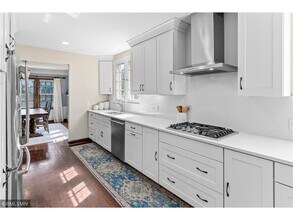 1753 Hillcrest Ave in St. Paul, MN - Building Photo - Building Photo