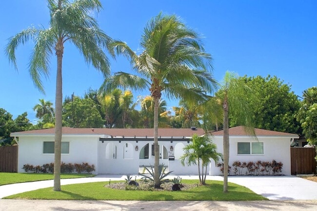 property at 904 SE 13th Ct