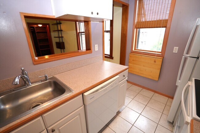 120 Sutherland Rd, Unit 12
