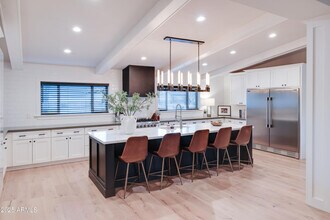 243 W Harmont Dr in Phoenix, AZ - Building Photo - Building Photo