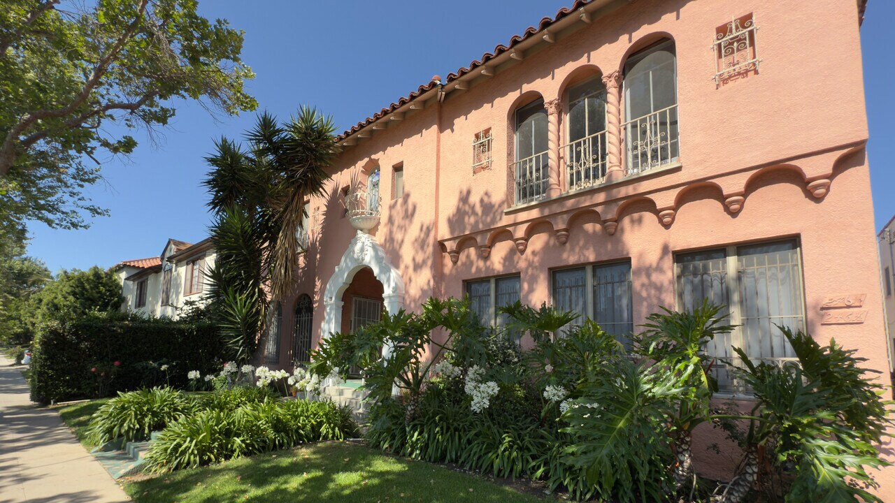 246 S Sycamore Ave in Los Angeles, CA - Building Photo