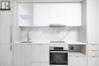 138 Downes St in Toronto, ON - Building Photo - Building Photo