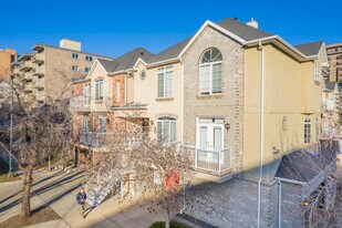1302 13 Av SW in Calgary, AB - Building Photo
