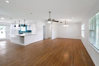 5518 Holly St in Houston, TX - Building Photo - Building Photo