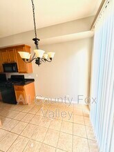 1158 Pennsbury Ln in Aurora, IL - Building Photo - Building Photo