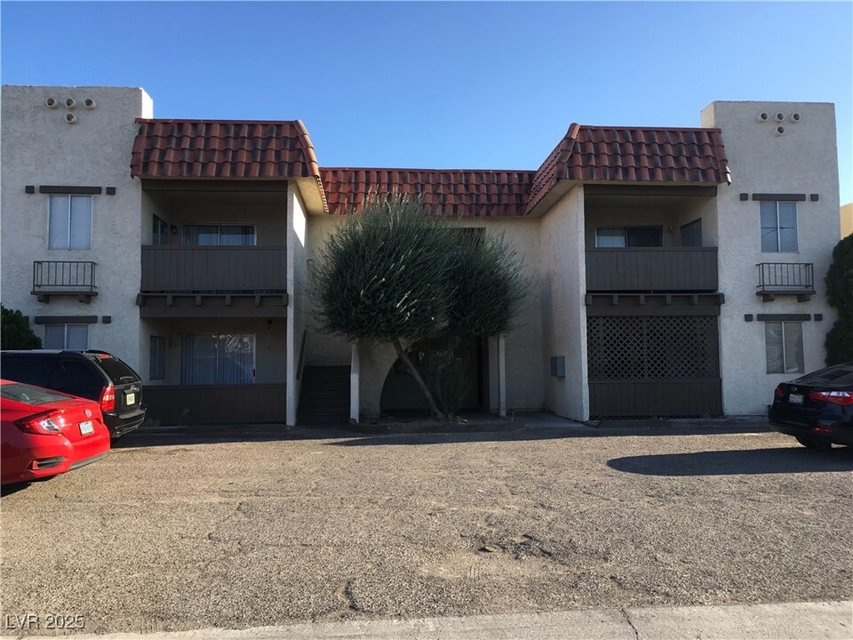 5357 Del Gado Dr in Las Vegas, NV - Building Photo