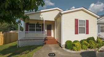 305 Brittany Park Pl in Antioch, TN - Building Photo