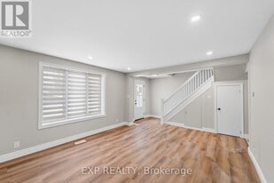 81 St Charles St in Belleville, ON - Building Photo