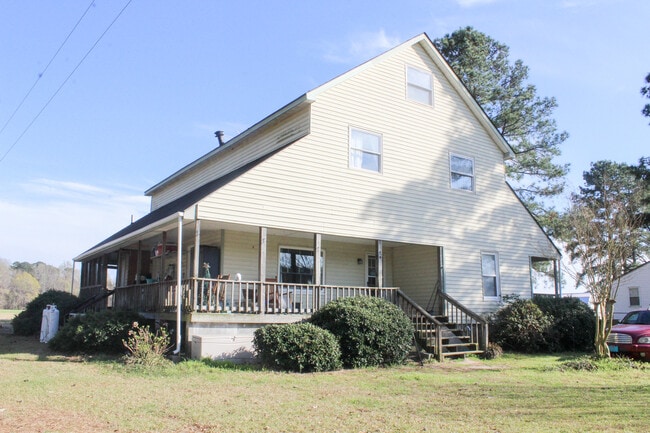 396 James Tart Rd, Unit B