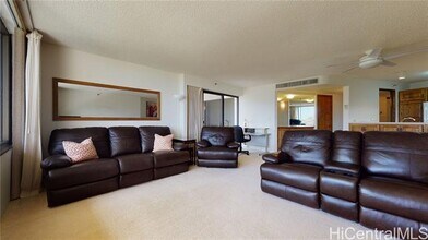 555 Hahaione St in Honolulu, HI - Building Photo - Building Photo