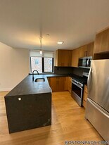 83 Gardner St in Boston, MA - Building Photo