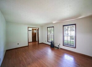 1471 Crooked Creek Rd in Watkinsville, GA - Foto de edificio - Building Photo