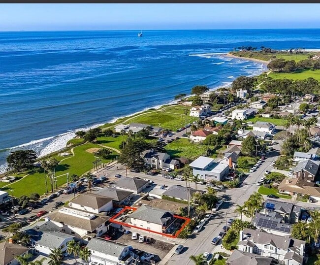 6789 Sabado Tarde Rd in Goleta, CA - Building Photo - Building Photo