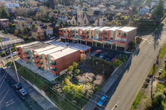 Illahee Apartments in Astoria, OR - Building Photo - Other