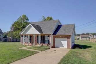 1371 Wilderness Cir in Clarksville, TN - Building Photo - Building Photo