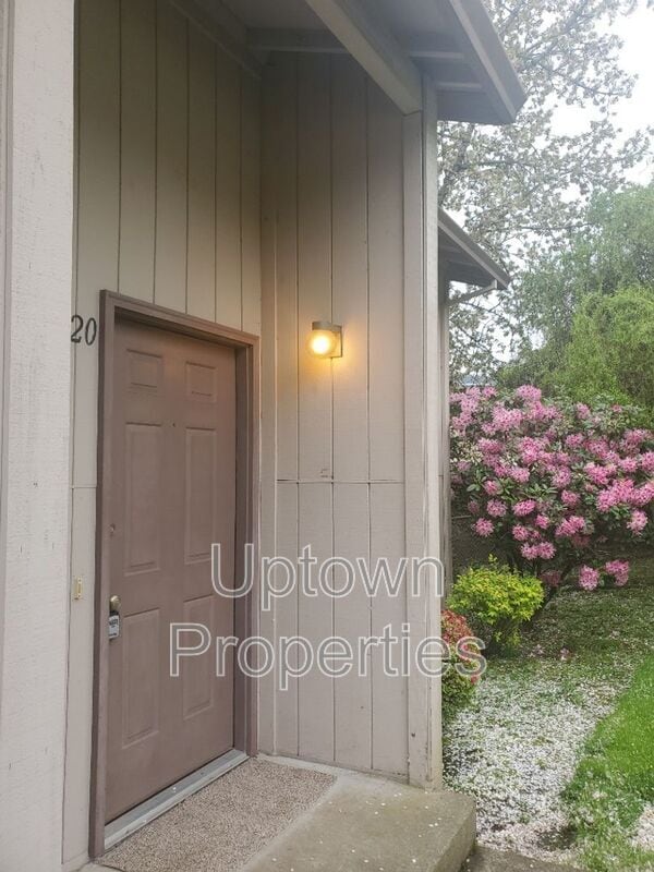 1520 SW Dewitt St in Portland, OR - Building Photo - Building Photo