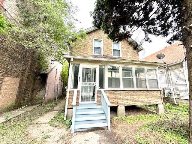 225 E 138th St in Dolton, IL - Building Photo