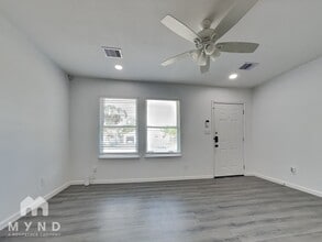 5962 Belcrest St in Houston, TX - Foto de edificio - Building Photo