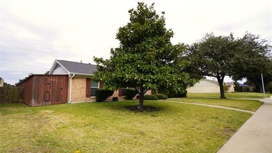 1819 Columbia Dr in Richardson, TX - Building Photo - Building Photo