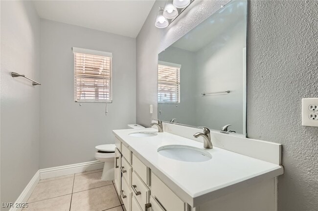 property at 924 Clubview Dr