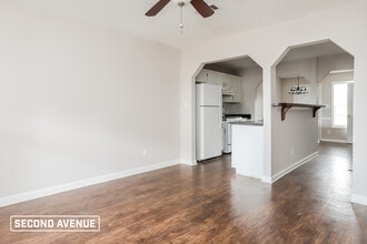 1402 N Hampton Dr in Hampton, GA - Foto de edificio - Building Photo