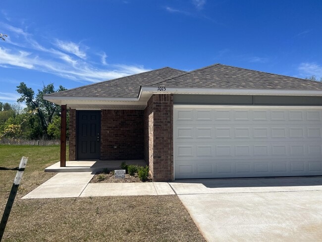 property at 1015 Ichabod Cir