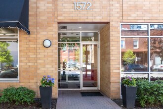 1572 Maple Ave in Evanston, IL - Building Photo - Building Photo