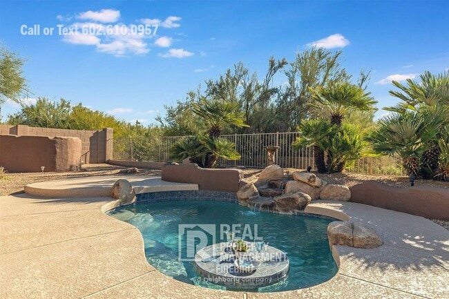 property at 4907 E Fernwood Ct