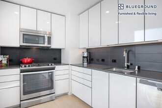 340 Fremont St in San Francisco, CA - Building Photo - Building Photo