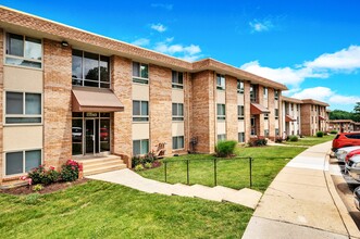 Montgomery White Oak in Silver Spring, MD - Foto de edificio - Building Photo