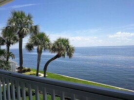 4858 Coquina Key Dr SE, Unit D-#17 in St. Petersburg, FL - Building Photo