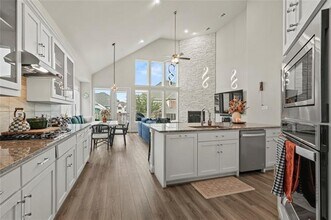 315 Chandan Wy in Irving, TX - Building Photo - Building Photo