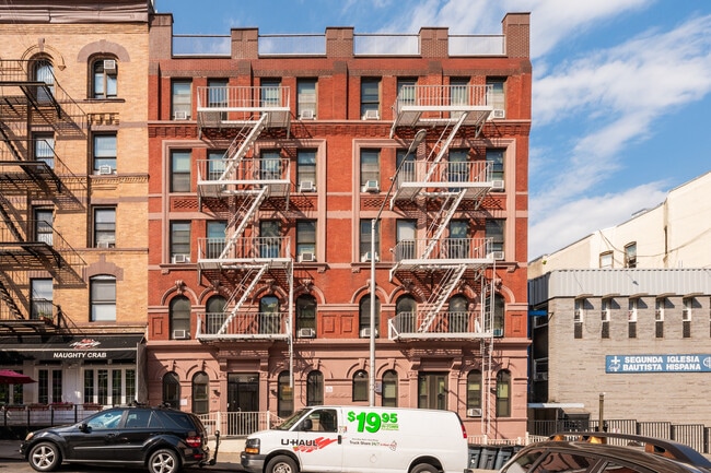Casa Mutua in New York, NY - Building Photo - Building Photo
