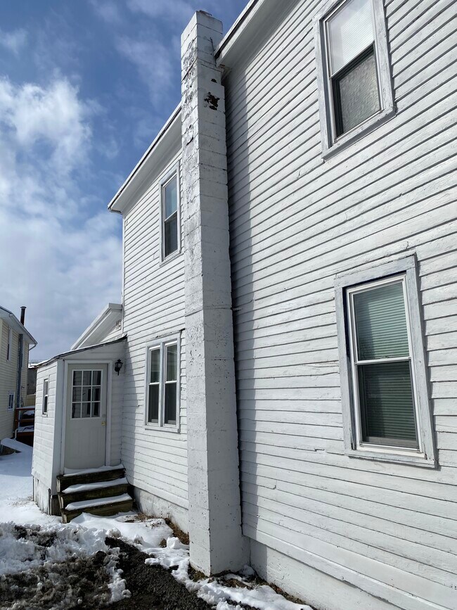 8901 South St, Unit 1 in Weedsport, NY - Building Photo - Building Photo