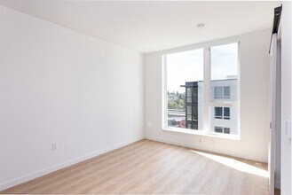 Track 66 Apartments in Seattle, WA - Building Photo - Interior Photo