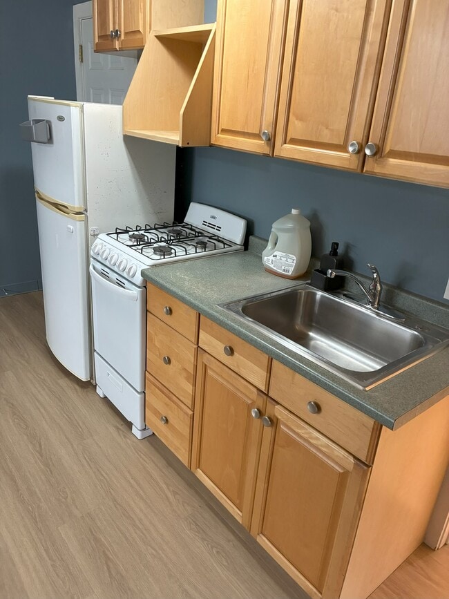 5 Cliff St, Unit 6 in Beverly, MA - Building Photo - Building Photo