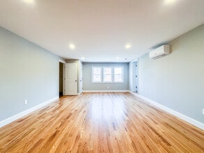 58 Chestnut St, Unit 2 in Chelsea, MA - Building Photo - Building Photo