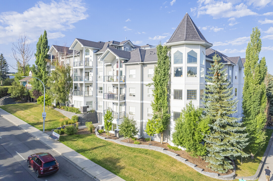 Valhalla View in Calgary, AB - Building Photo