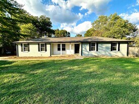 102 Dillon Dr in Hendersonville, TN - Building Photo