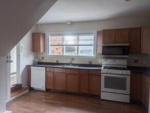 581 Proctor Ave, Unit 2 in Revere, MA - Foto de edificio - Building Photo