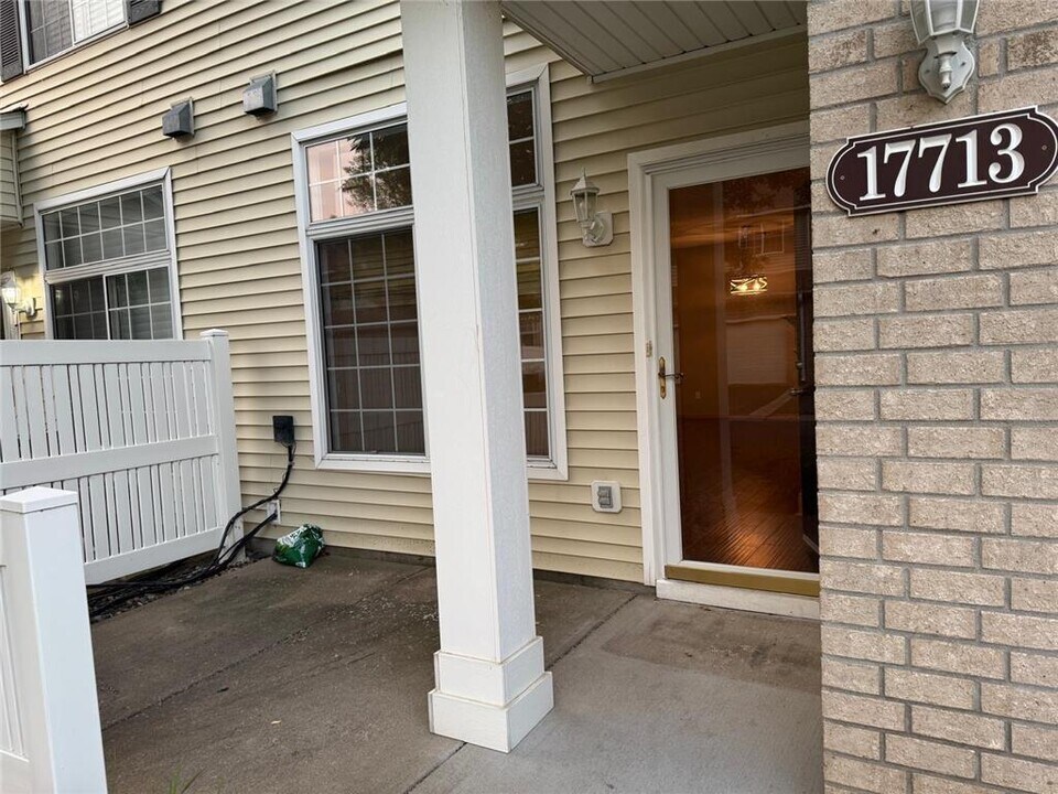 17713 96th Ave N in Osseo, MN - Building Photo