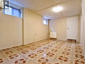 310 Westwood Ave in Toronto, ON - Building Photo - Building Photo