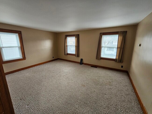 14 Kingsbury Ave in Batavia, NY - Building Photo - Building Photo