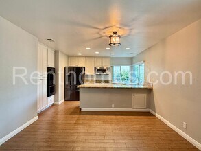 1230 Granada Way in San Marcos, CA - Building Photo - Building Photo