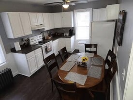 663 Hevey St in Manchester, NH - Building Photo