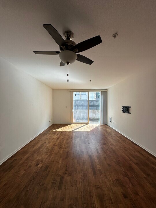 8400 Oceanview Ter, Unit 120 in San Francisco, CA - Foto de edificio
